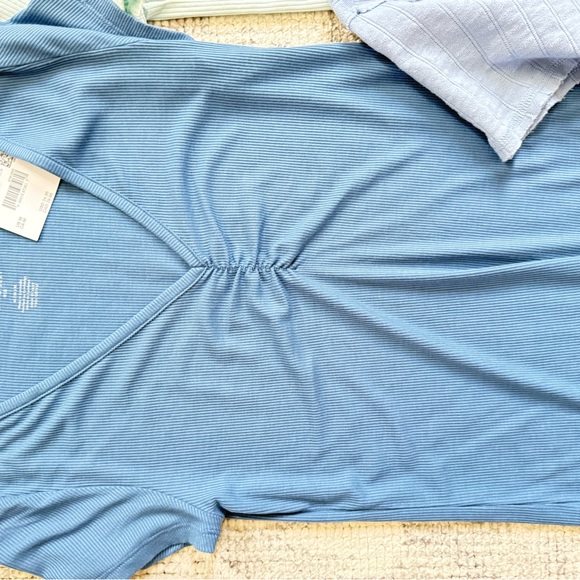 Bundle of 4 AE & Aerie Tops | Size M | NWOT & Like New 2025 - Picture 3 of 9